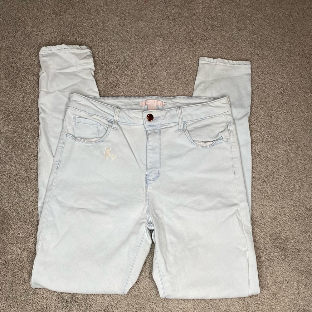 Light wash skinny jeans